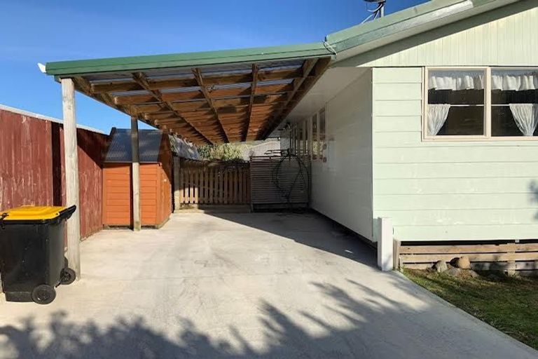 Photo of property in 16a Hampton Hill Road, Tawa, Wellington, 5028