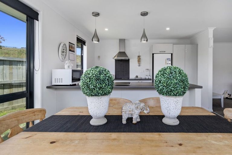 Photo of property in 17 Wai Huri Place, Omokoroa, 3114