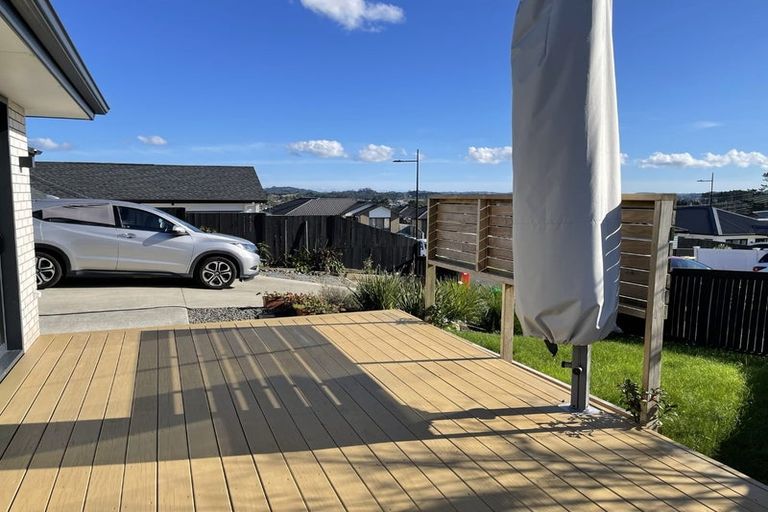 Photo of property in 1 Verdot Close, Kumeu, 0810