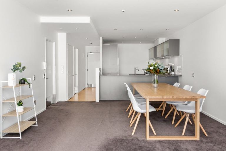 Photo of property in 306/7 Humber Street, Pandora, Napier, 4110