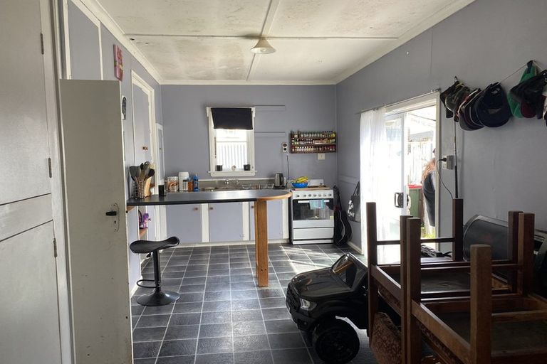 Photo of property in 14 Leicester Street, Patea, 4520