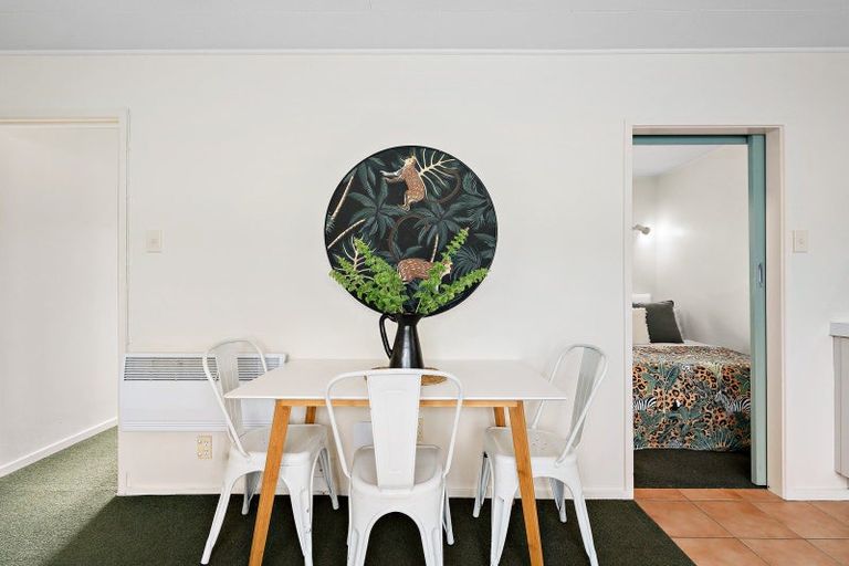 Photo of property in 2/52 Russell Terrace, Berhampore, Wellington, 6023