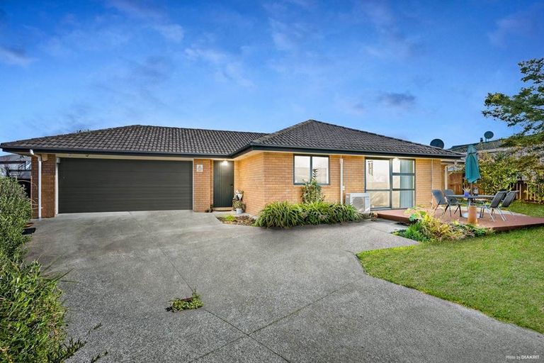 Photo of property in 35 Heathdale Crescent, Papakura, 2110