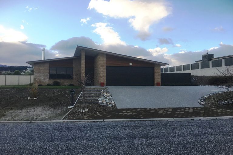 Photo of property in 16 Chandler Crescent, Clyde, 9330