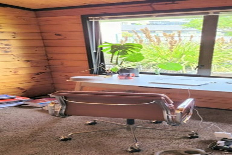 Photo of property in 8 Pararewa Drive, Whalers Gate, New Plymouth, 4310