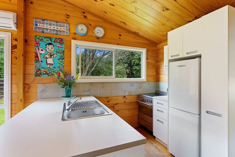 Photo of property in 116 Tutere Street, Waikanae Beach, Waikanae, 5036