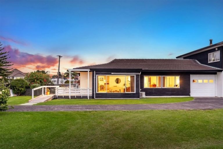 Photo of property in 1/1 Omana Road, Milford, Auckland, 0620