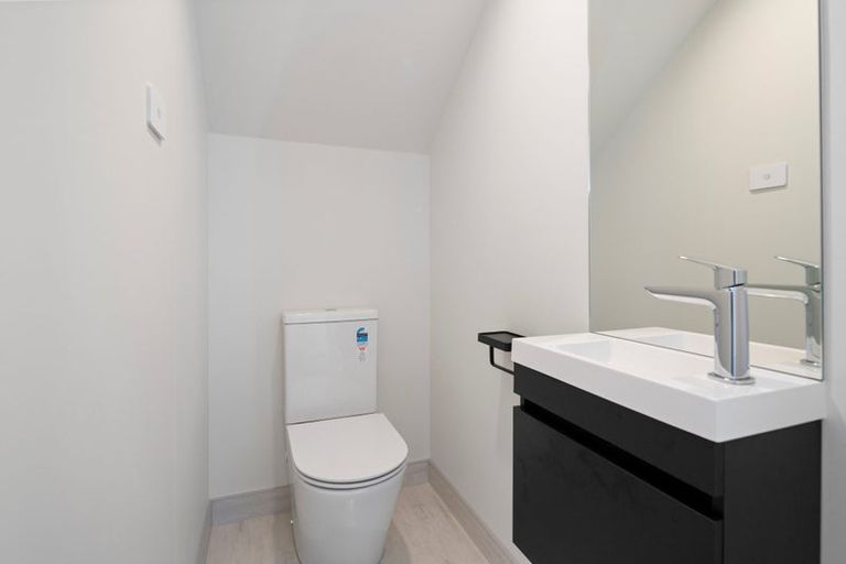 Photo of property in 19a Resnik Crescent, 0810