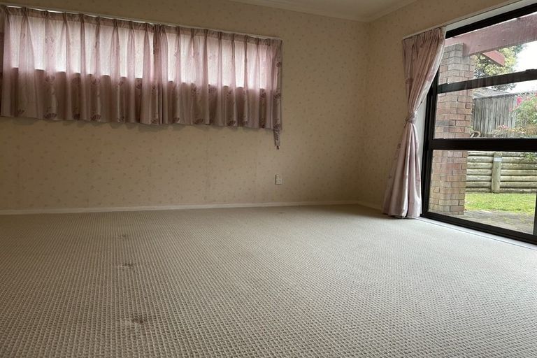 Photo of property in 5 Kookaburra Place, Botany Downs, Auckland, 2010