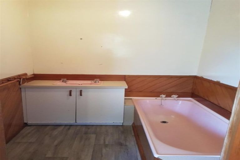 Photo of property in 60 Derby Street, Westport, 7825