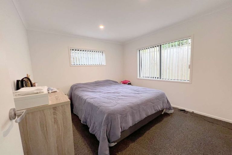 Photo of property in 3 Downsview Road, Pakuranga Heights, Auckland, 2010