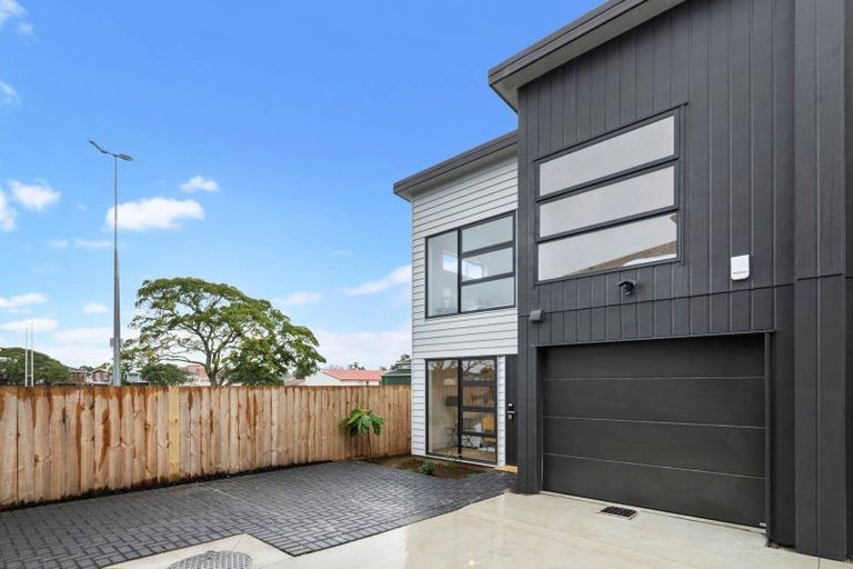 Photo of property in 2/15 Oakland Avenue, Papatoetoe, Auckland, 2025