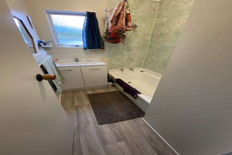 Photo of property in 29b Kent Terrace, Raglan, 3225