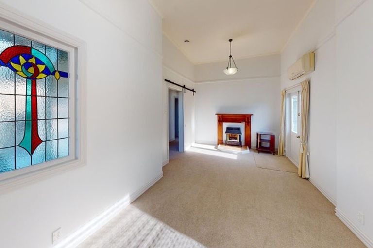 Photo of property in 16 Pirie Street, Palmerston North, 4410