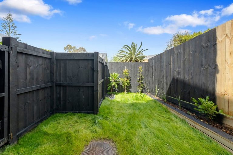 Photo of property in 101d Gossamer Drive, Pakuranga Heights, Auckland, 2010