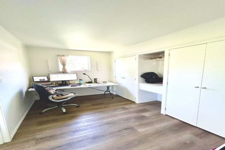 Photo of property in 76 Onewa Road, Northcote Point, Auckland, 0627