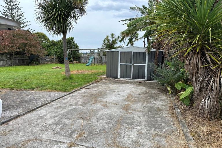 Photo of property in 660 Te Atatu Road, Te Atatu Peninsula, Auckland, 0610