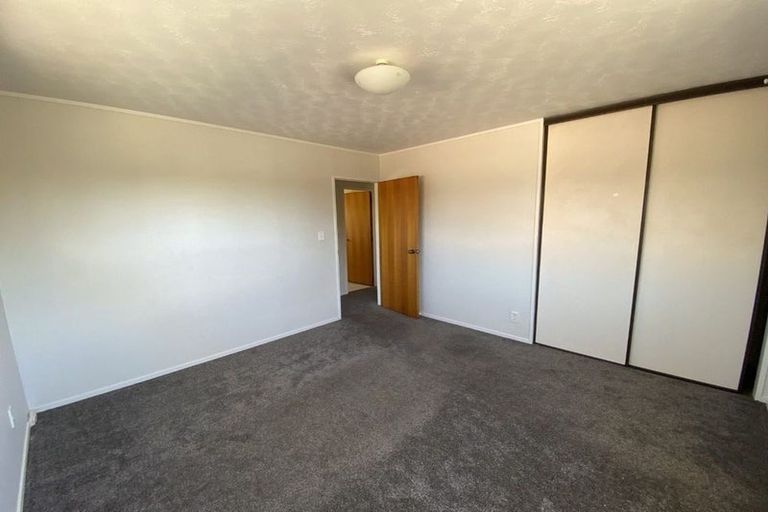 Photo of property in 40 Barbados Drive, Unsworth Heights, Auckland, 0632