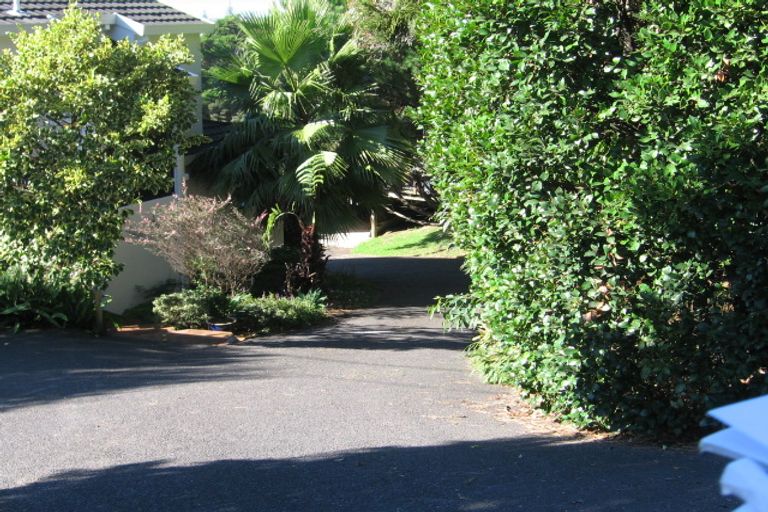 Photo of property in 1/431 East Coast Road, Mairangi Bay, Auckland, 0630