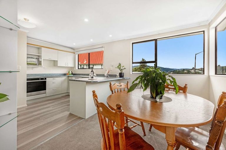 Photo of property in 142 Holborn Drive, Stokes Valley, Lower Hutt, 5019