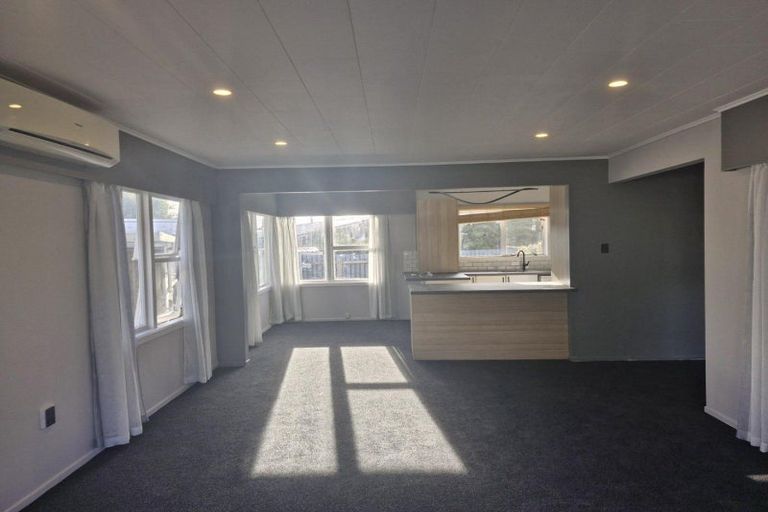 Photo of property in 11 Julian Place, Westown, New Plymouth, 4310