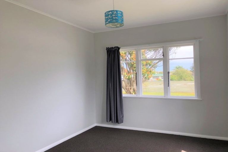 Photo of property in 37 Swiss Avenue, Gonville, Whanganui, 4501