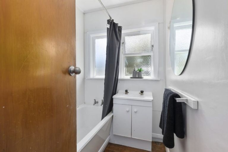 Photo of property in 28 Eldon Grove, Taita, Lower Hutt, 5019