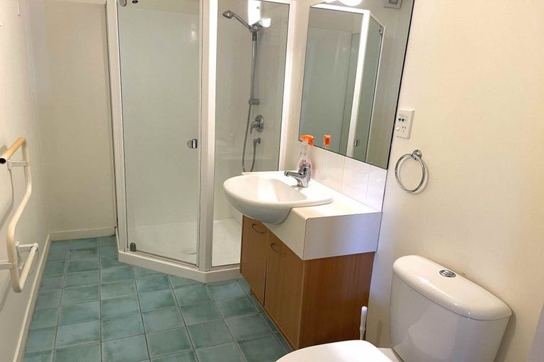 Photo of property in Endeavour Apartments, 4/125 Thorndon Quay, Pipitea, Wellington, 6011