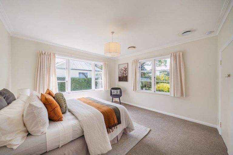 Photo of property in 3 Mertoun Terrace, Highbury, Wellington, 6012