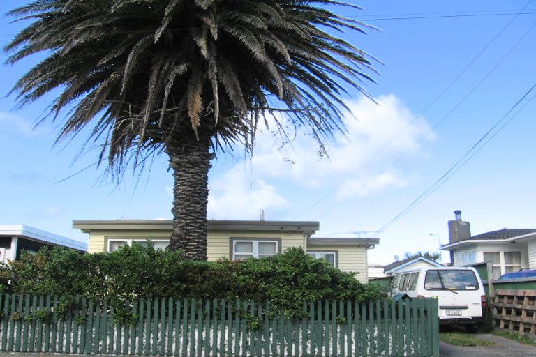Photo of property in 21 East Street, Petone, Lower Hutt, 5012