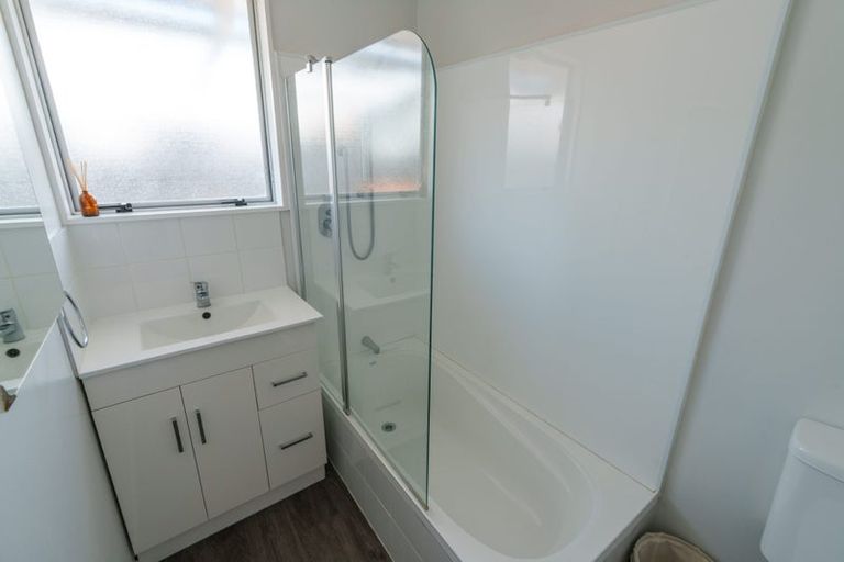 Photo of property in 33 Tiller Close, Kelvin Grove, Palmerston North, 4414