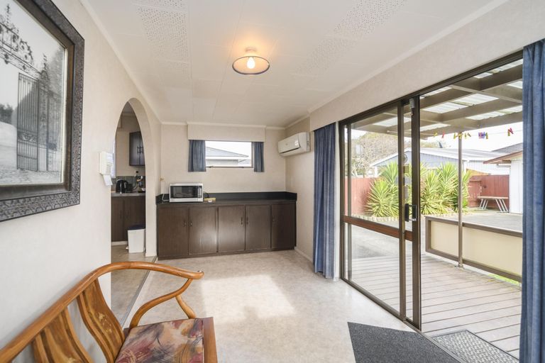 Photo of property in 27 Galway Avenue, Hokowhitu, Palmerston North, 4410