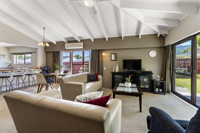 Photo of property in 3a Edgewater Street, Waikanae, 5036