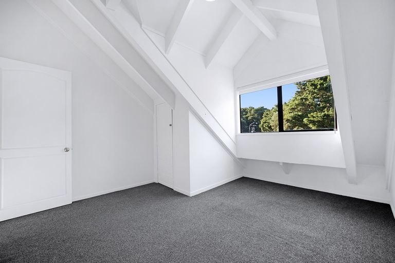 Photo of property in 30 Paulownia Place, Totara Heights, Auckland, 2105