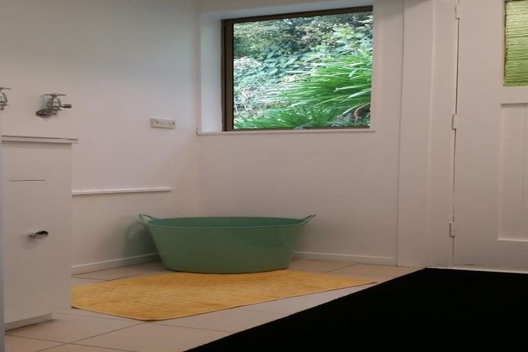 Photo of property in 9 Ridd Crescent, Karori, Wellington, 6012