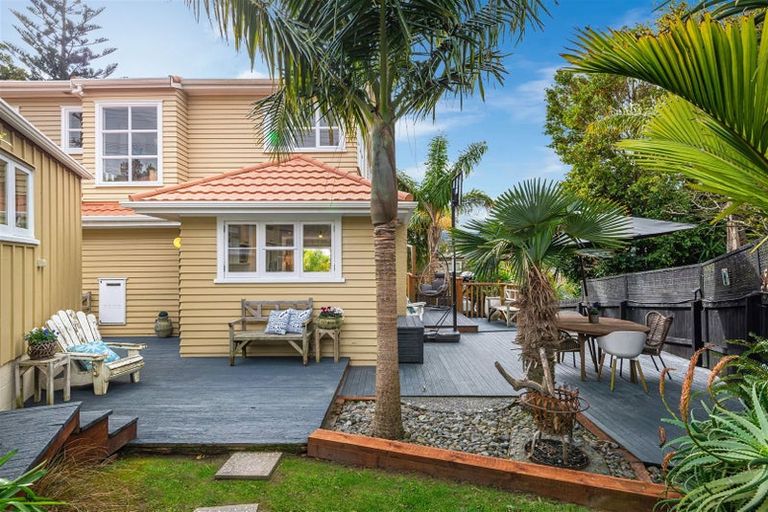 Photo of property in 113 Carlisle Road, Torbay, Auckland, 0632