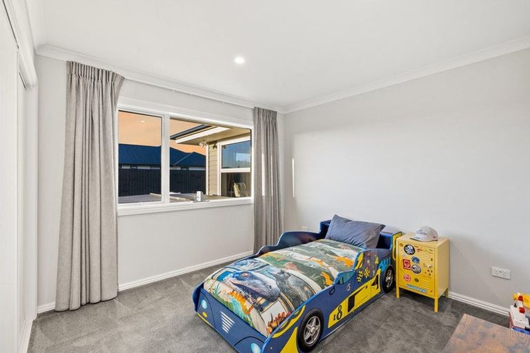 Photo of property in 38 Mcquillan Avenue, Woodend, 7610