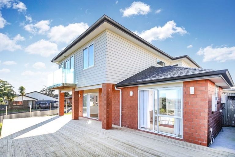 Photo of property in 57 Pitt Avenue, Clendon Park, Auckland, 2103