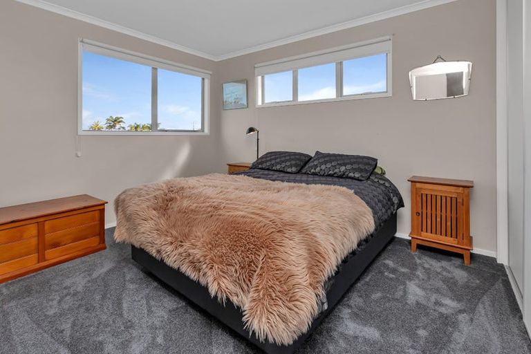 Photo of property in 9 Paradise Point Place, One Tree Point, 0118