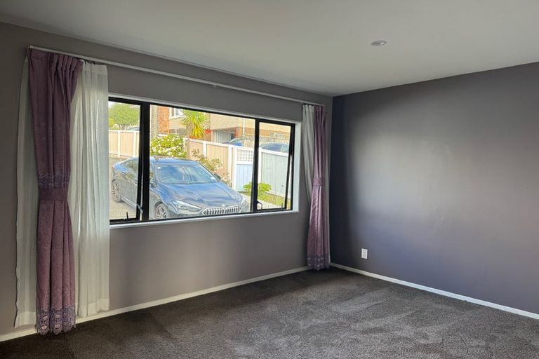 Photo of property in 2/112 Archers Road, Glenfield, Auckland, 0629