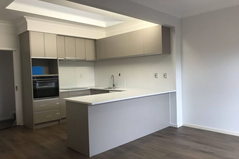 Photo of property in 2/460 East Coast Road, Windsor Park, Auckland, 0630