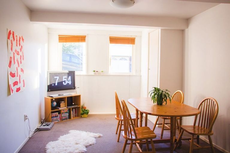 Photo of property in 22 Chatham Street, Berhampore, Wellington, 6023