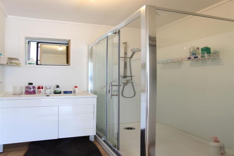 Photo of property in 1/48 Mirrabooka Avenue, Botany Downs, Auckland, 2010