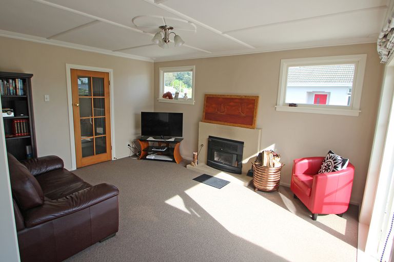 Photo of property in 30 Balmoral Street, Oamaru North, Oamaru, 9400