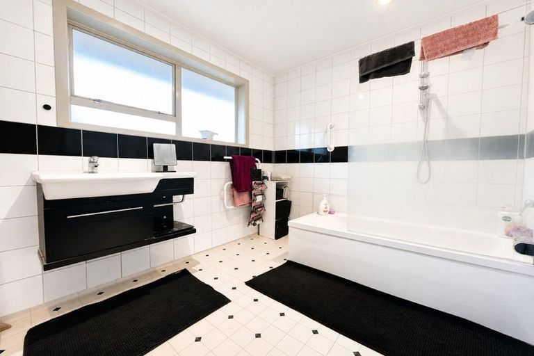 Photo of property in 39 Gibbs Drive, Woodend, 7610