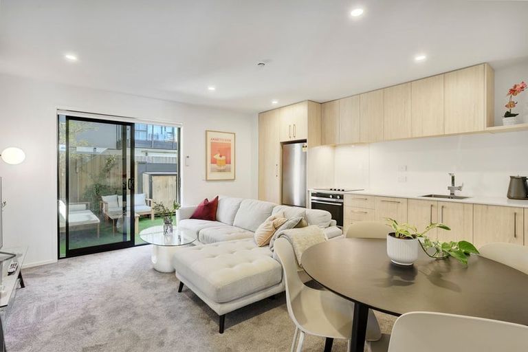 Photo of property in 2/196 Worcester Street, Christchurch Central, Christchurch, 8011