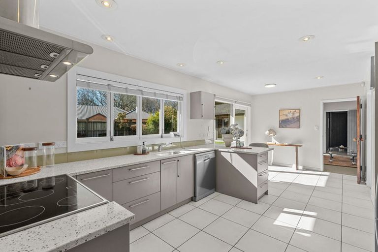 Photo of property in 6 Kilmuir Lane, Harewood, Christchurch, 8051