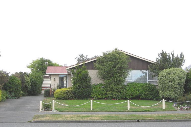 Photo of property in 148 Queenspark Drive, Parklands, Christchurch, 8083