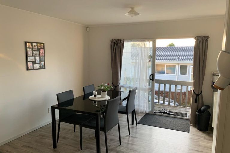 Photo of property in 1/45 Everglade Drive, Goodwood Heights, Auckland, 2105