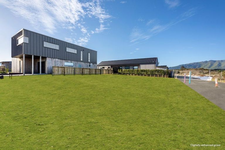 Photo of property in 2 Mirek Street, Waikanae, 5036